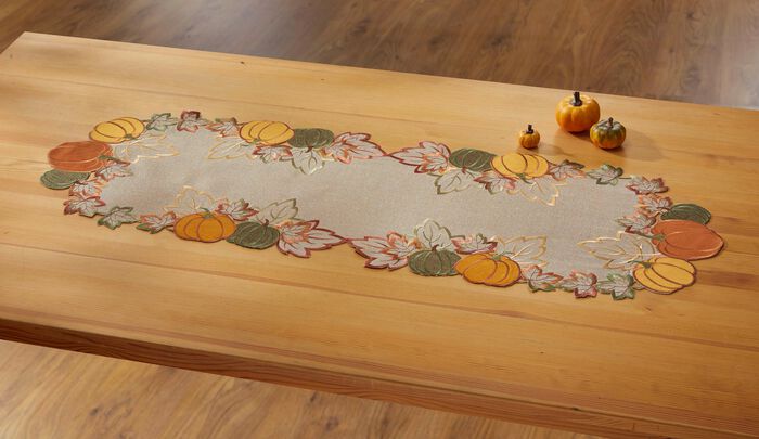 Tafel- en kamerdecoratie met ingewerkt glanzend garen 